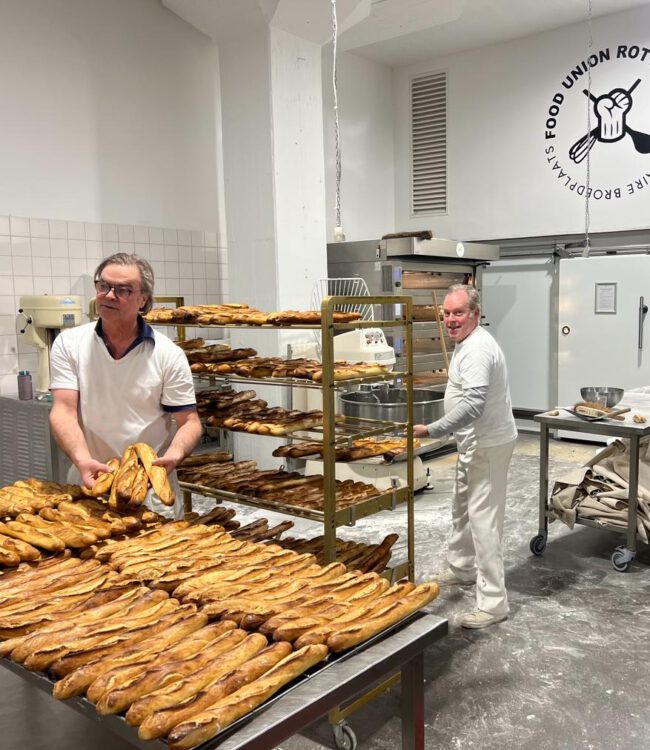 Une baguette s'il vous plaît 